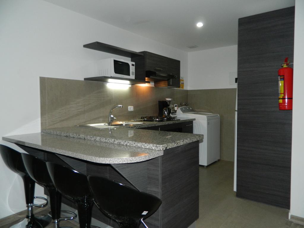 Itsahome Apartments - Torre Seis Quito Phòng bức ảnh